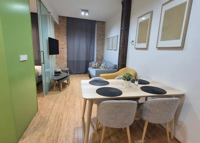 Modern & Cozy Flat In Center *