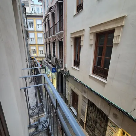 Modern & Cozy Flat In Center Апартаменты *