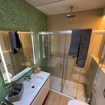 Modern & Cozy Flat In Center Διαμέρισμα *